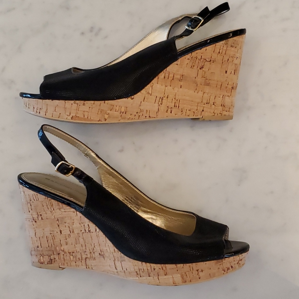 Si!e 10 Bandolino cork sling back wedges. 4" heel